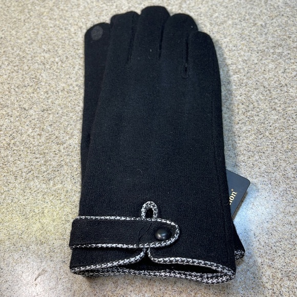 HOUNDSTOOTH GLOVES 🧤 BLACK / WHITE LOVE ❤️ THE LITTLE TOUCH HOUNDSTOOTH. - Picture 3 of 9